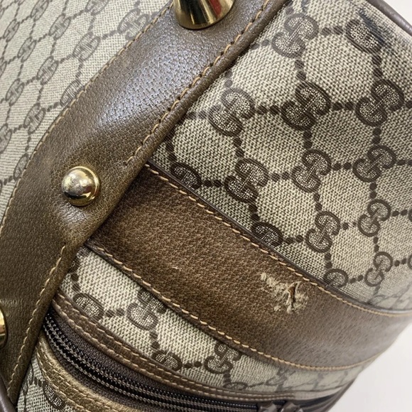 Gorgeous Gucci Travel Bag - Picture 5 of 6